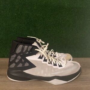 Nike Zoom Devosion White Size 13